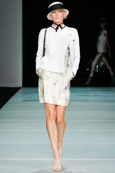 Look 18